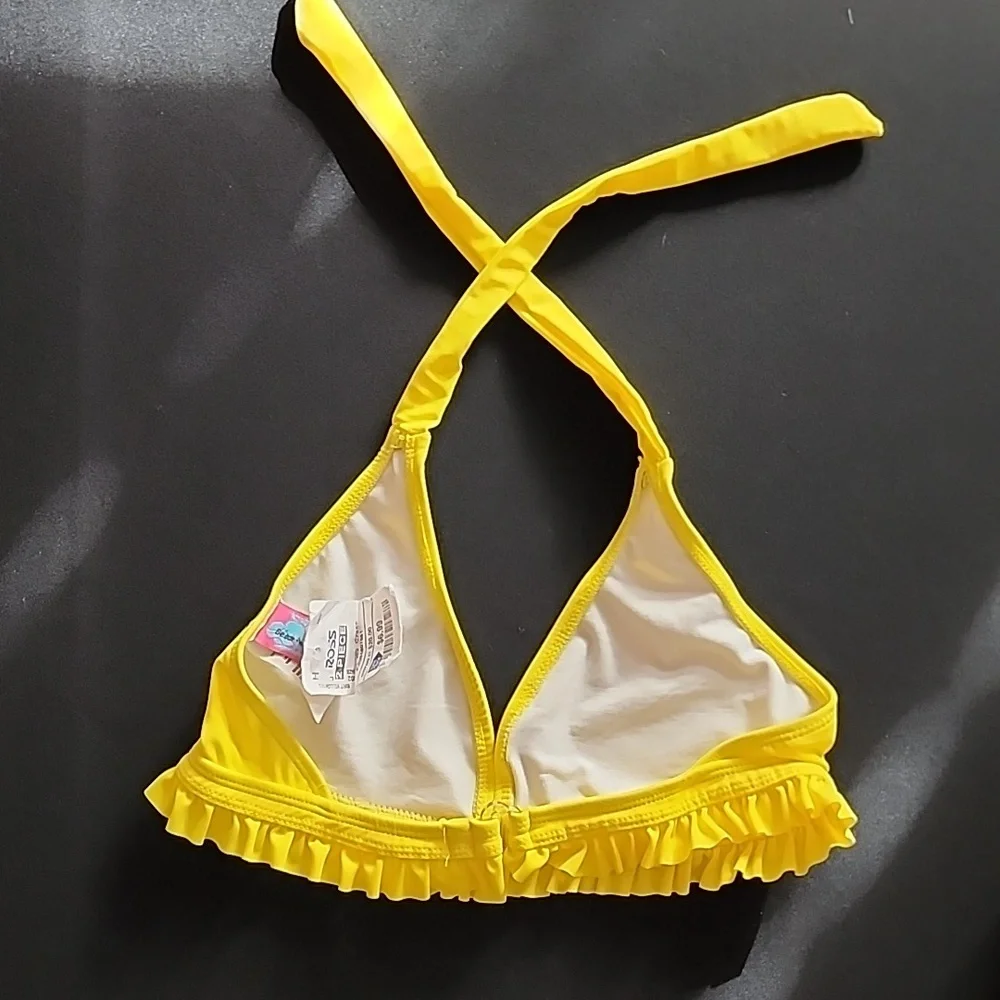 Yellow Ruffled Bikini - Picture 4 of 7
